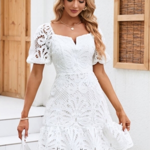 Robe Moulante Blanche Brodée