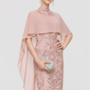 Robe Moulante Rose Brodée
