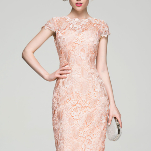 Robe Courte Moulante Dentelle